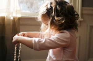 girl with necklace